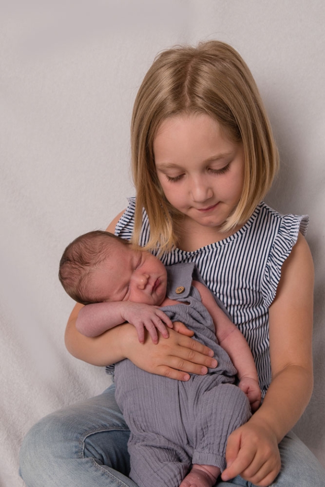 Geschwisterfotografie mit Baby Neugeborenen Eichstätt Weißenburg